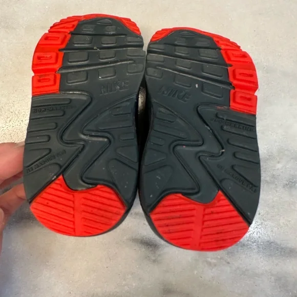 Nike Baby Air Max 90 Sneakers color Black Asparagus  size 5 - Picture 5 of 8